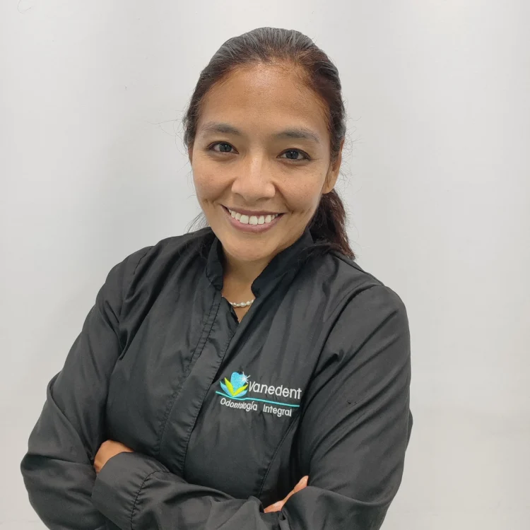 Rocío Yallico Odontóloga especialista en Endodoncia y Cariología